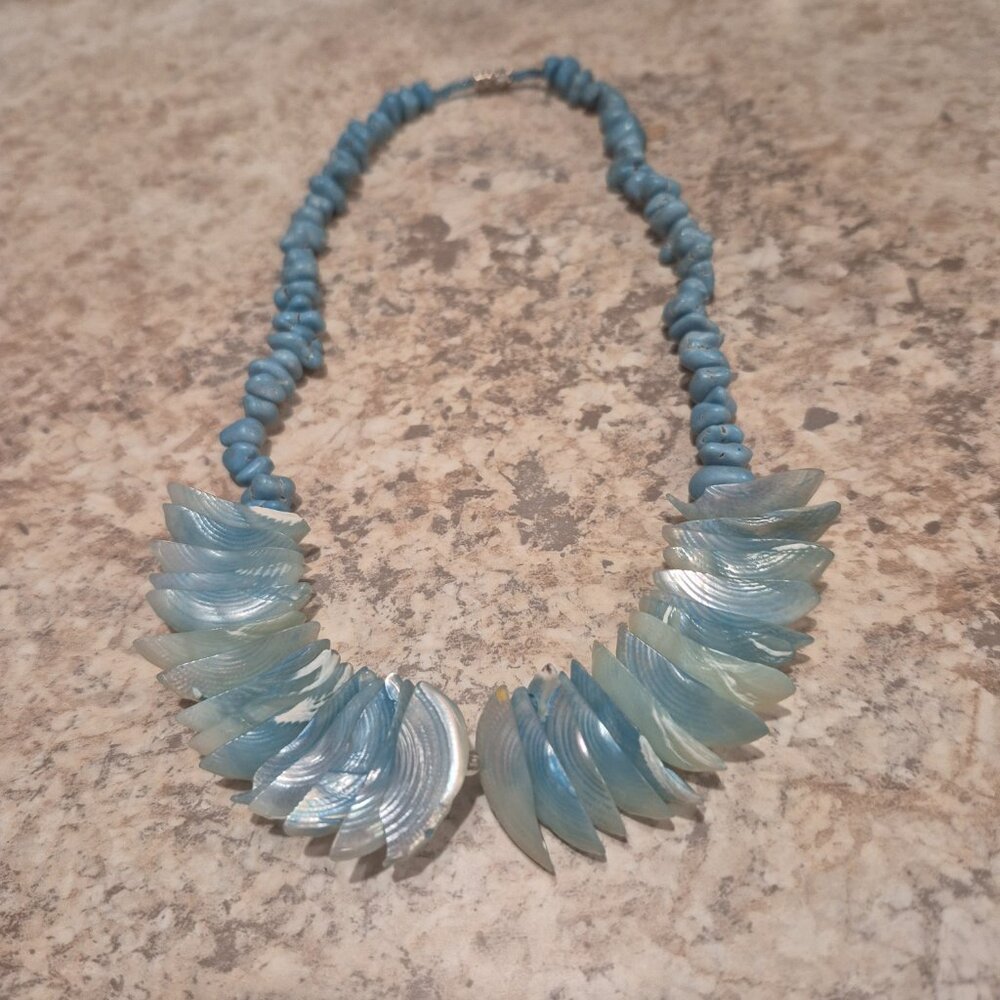 Shell and Stone Necklace - Picture 2 of 4